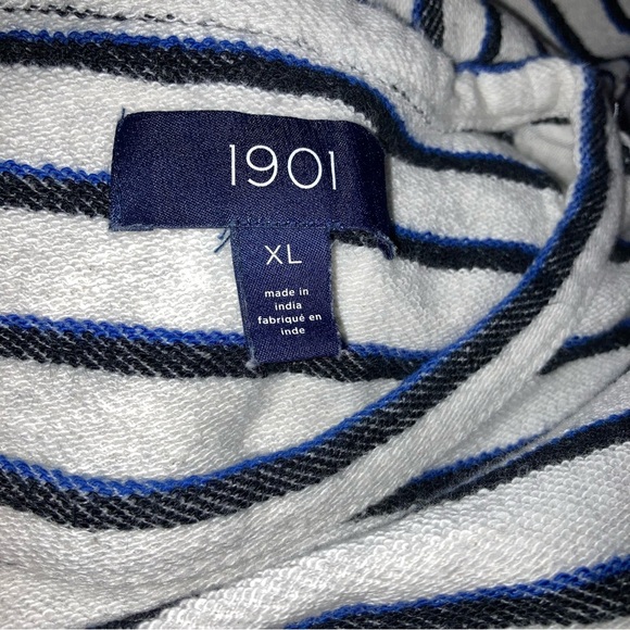 1901 Striped long-sleeve top | Women’s Size XL
| Blue, Black And White - Picture 5 of 11